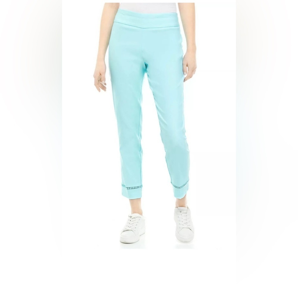 Crown & Ivy Light Blue Cropped Pants size 16